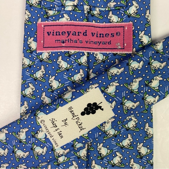 Vineyard Vines Neck Tie Bunny Rabbit Skiing Blue Silk Made in USA Men's 3.75" - Picture 4 of 6